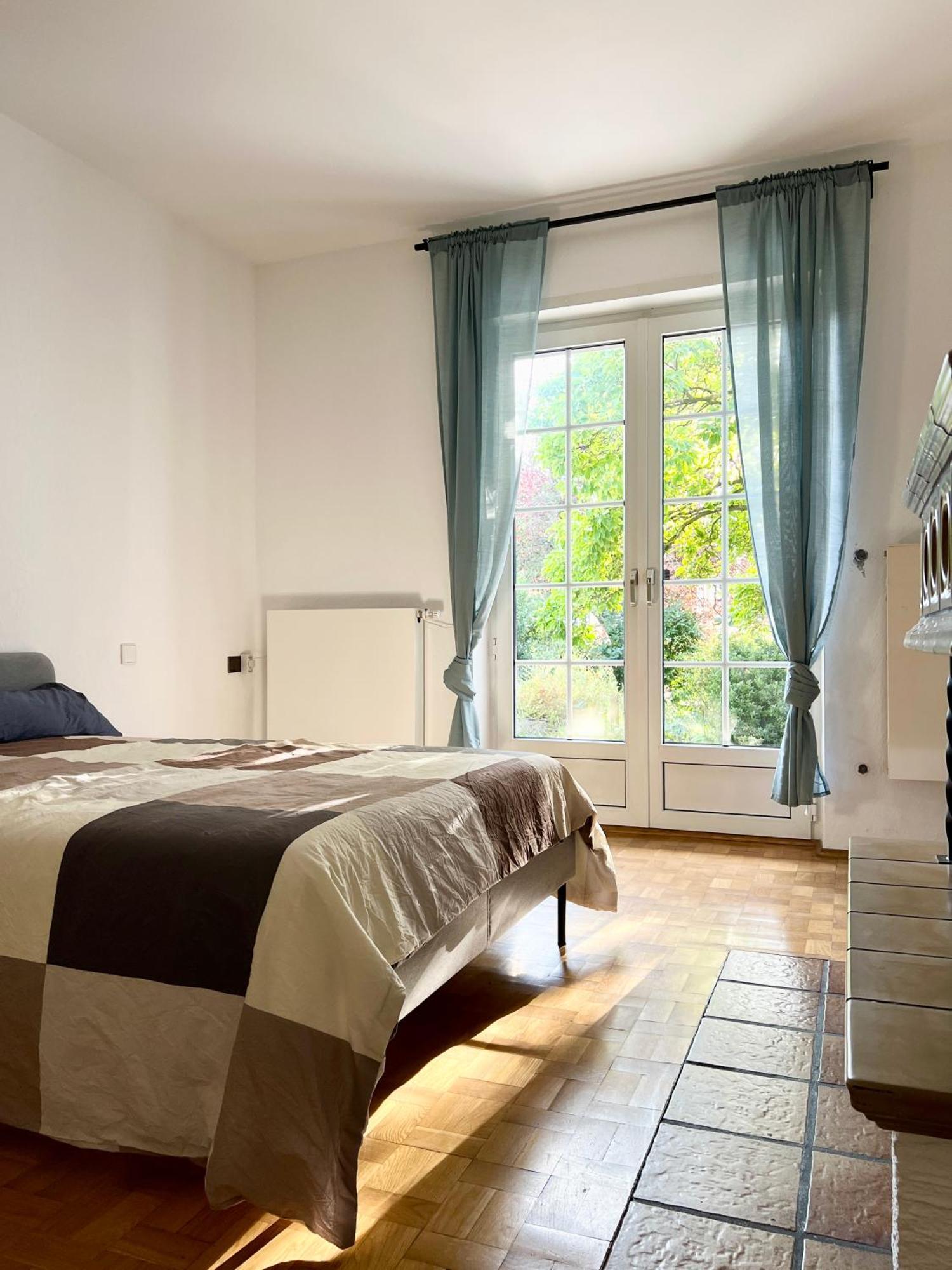 City House نيوس المظهر الخارجي الصورة