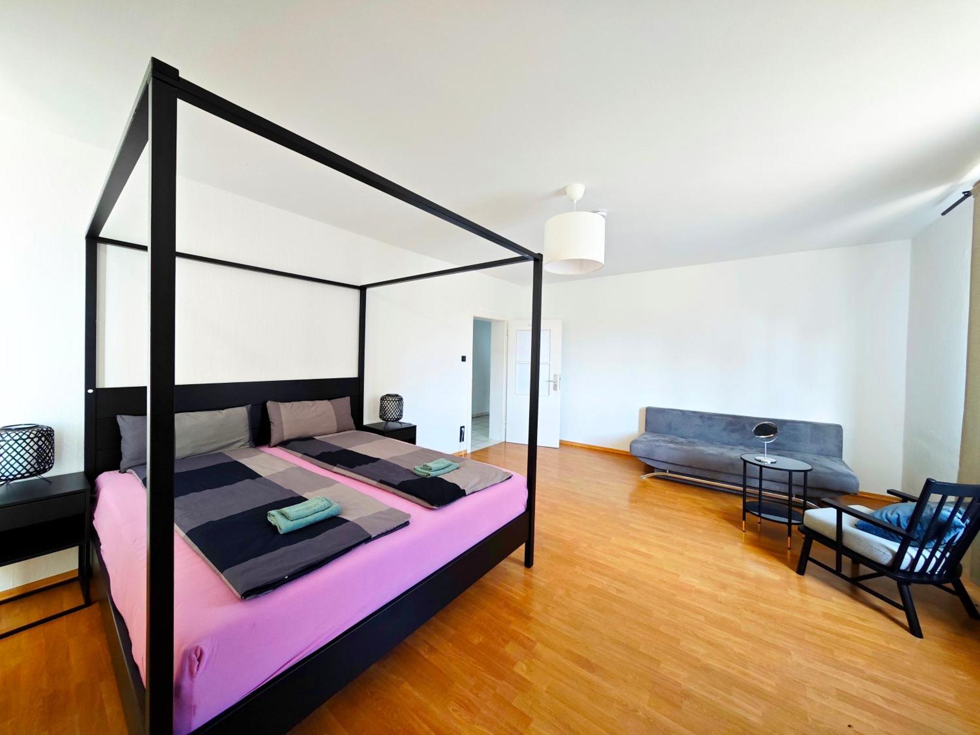 City House نيوس المظهر الخارجي الصورة