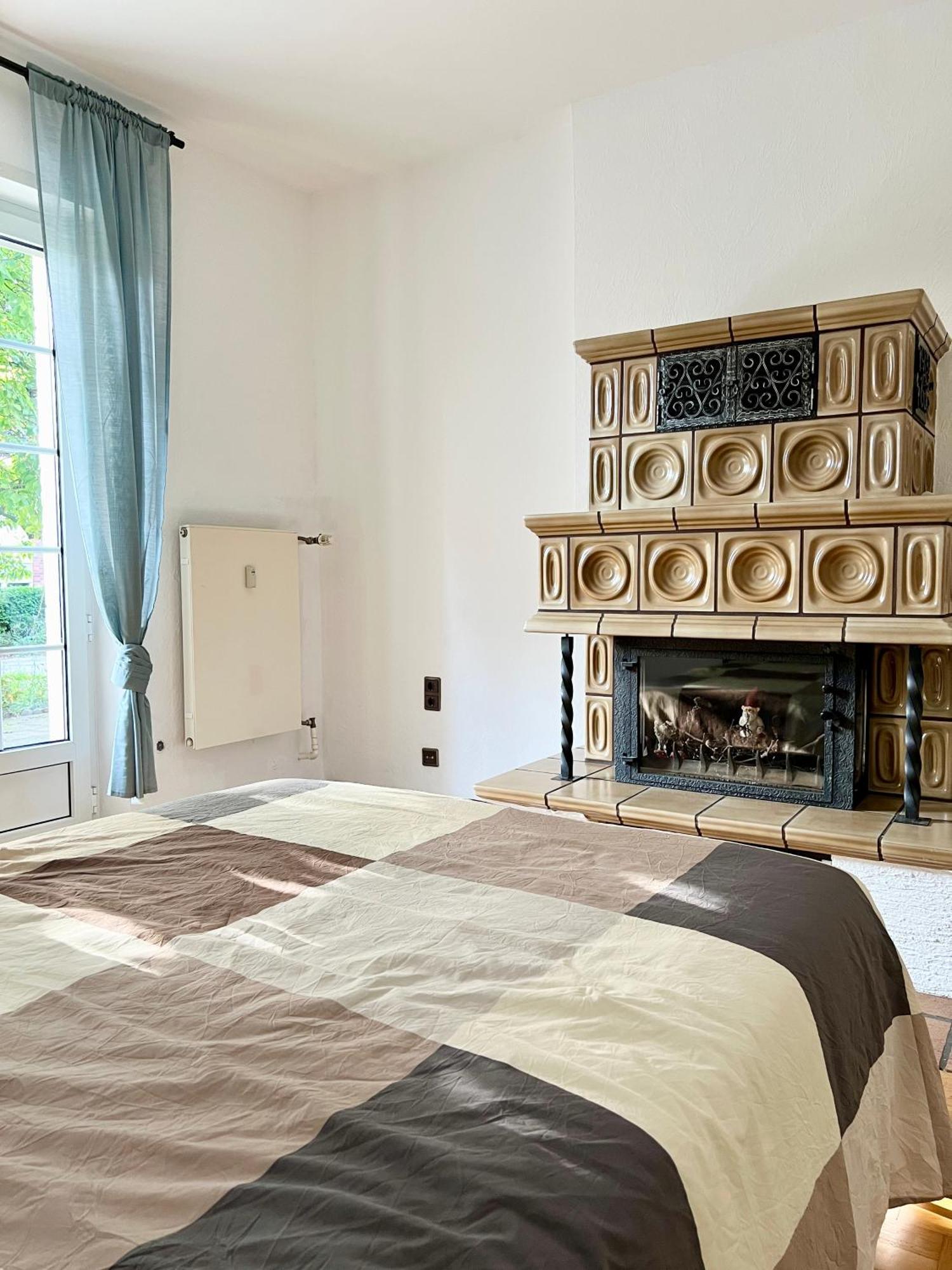 City House نيوس المظهر الخارجي الصورة