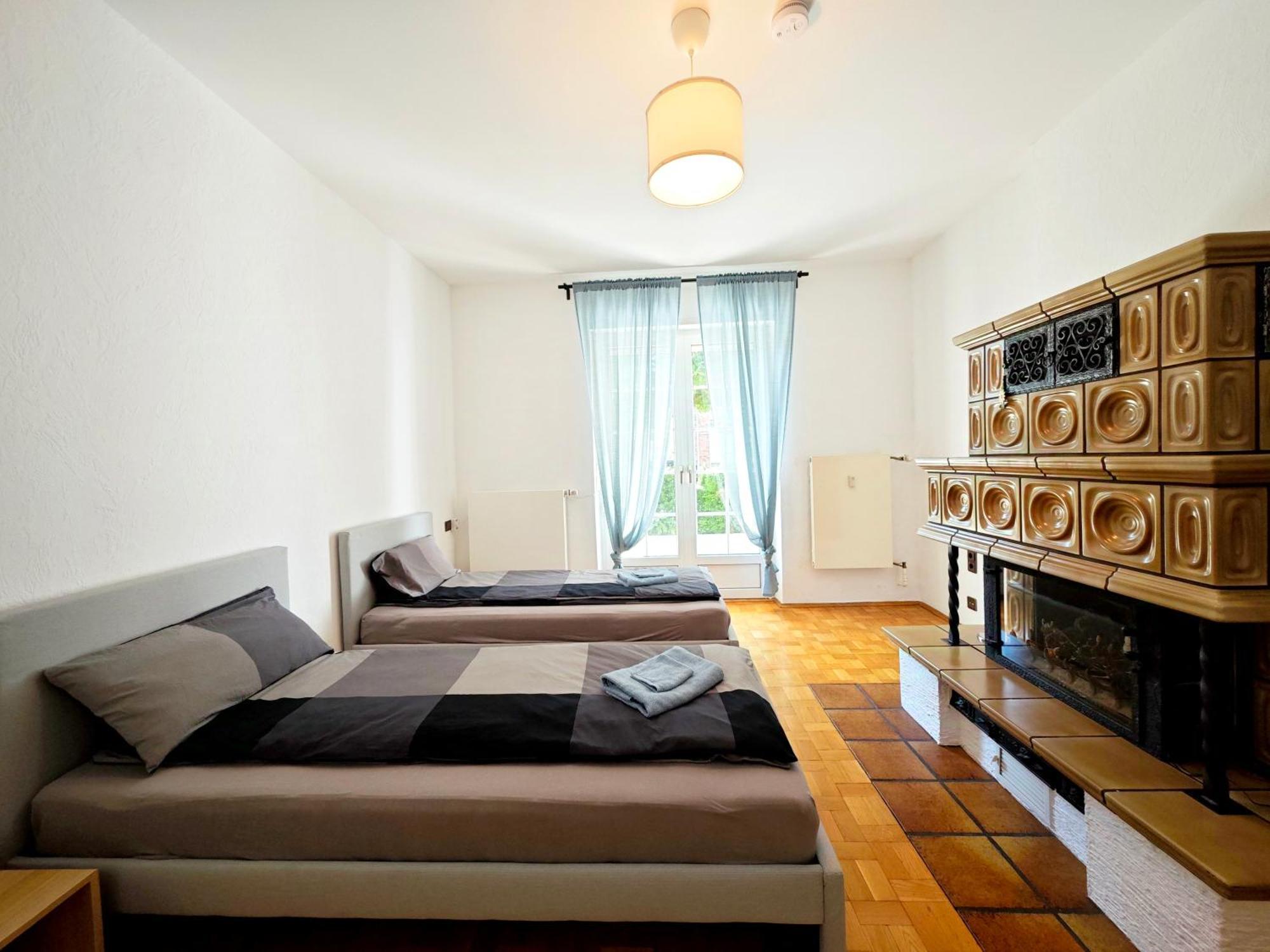 City House نيوس المظهر الخارجي الصورة
